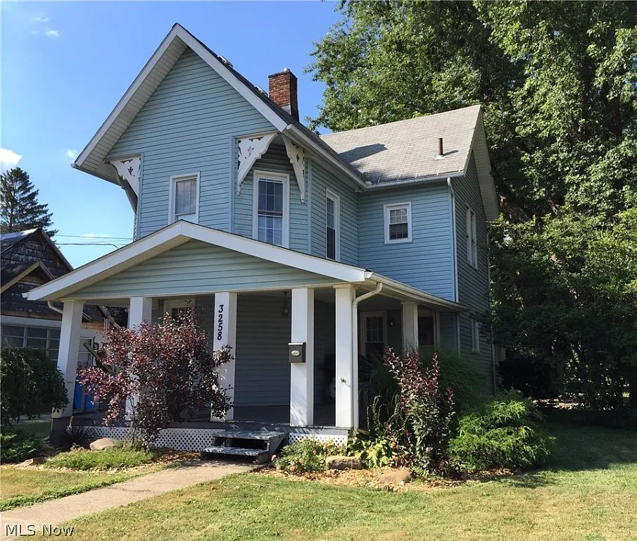 3258 Lincoln Way NW photo 1