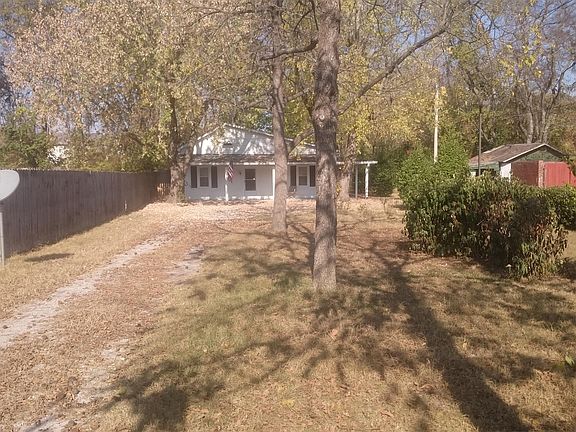 2nd image of 506 Eastview Dr