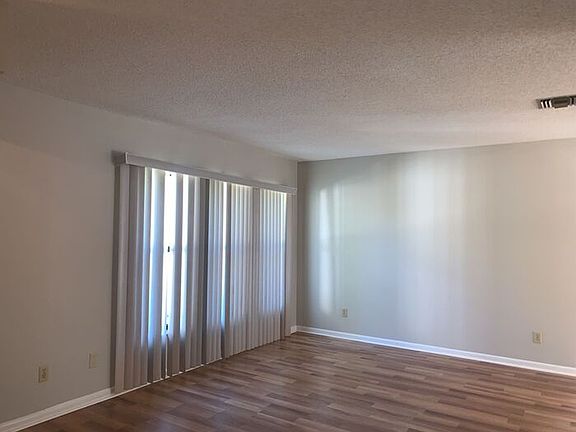 5th image of 14906 Oldgate Pl