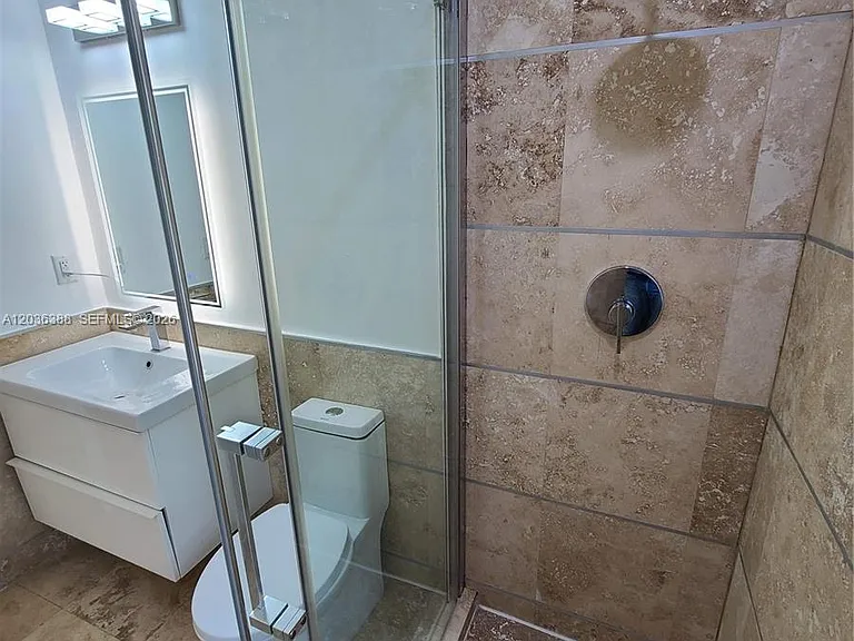 825 Michigan Ave #3 — Photo 32