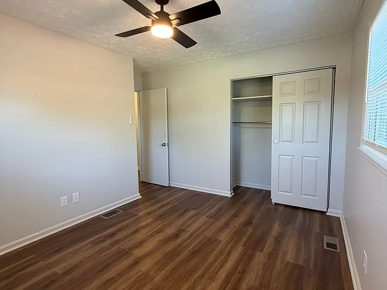 2120 Sage Rd — Photo 7