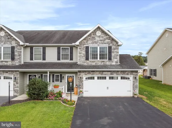 8815 Casper Dr, Waynesboro, PA 17268