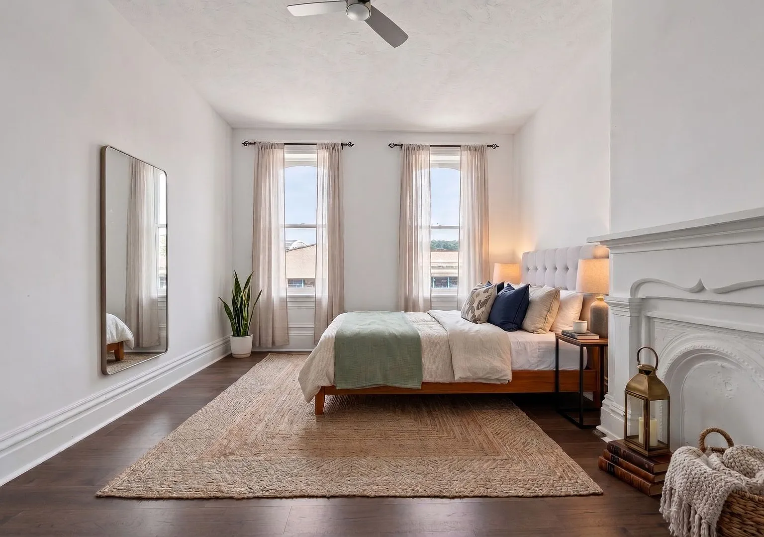2306 East Carson Street — Photo 3