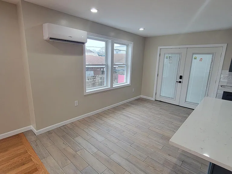 31 Hamilton St — Photo 26