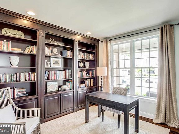 4th image of 5817 Waterloo Bridge Cir