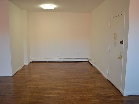 3rd image of 160 W 119th St APT 4A