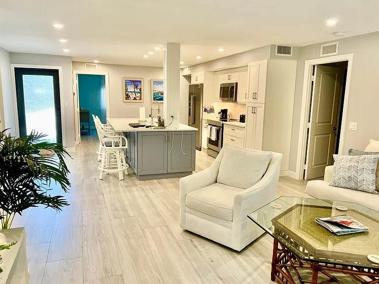 1556 S Ocean Ln #103 — Photo 14
