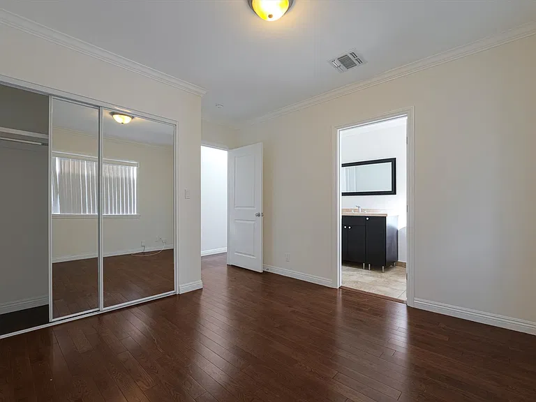 809 N La Jolla Ave — Photo 22