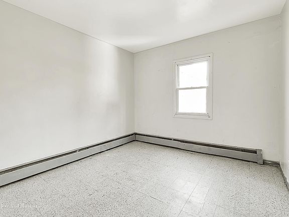 5th image of 16867 93rd Ave
