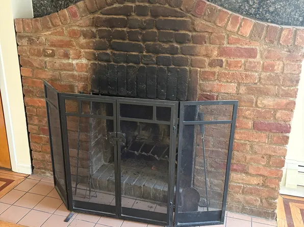 32 Greene Avenue image 1 of 19