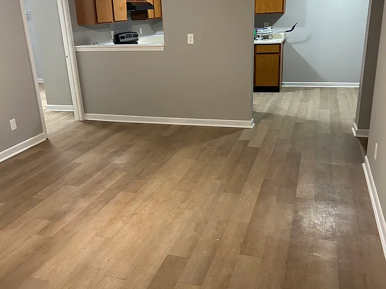 425 Killian St — Photo 4