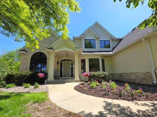 842 Bald Lake Ct, Eagan, MN 55123