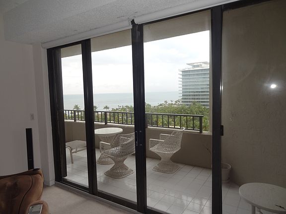 4th image of 201 Crandon Blvd APT 823