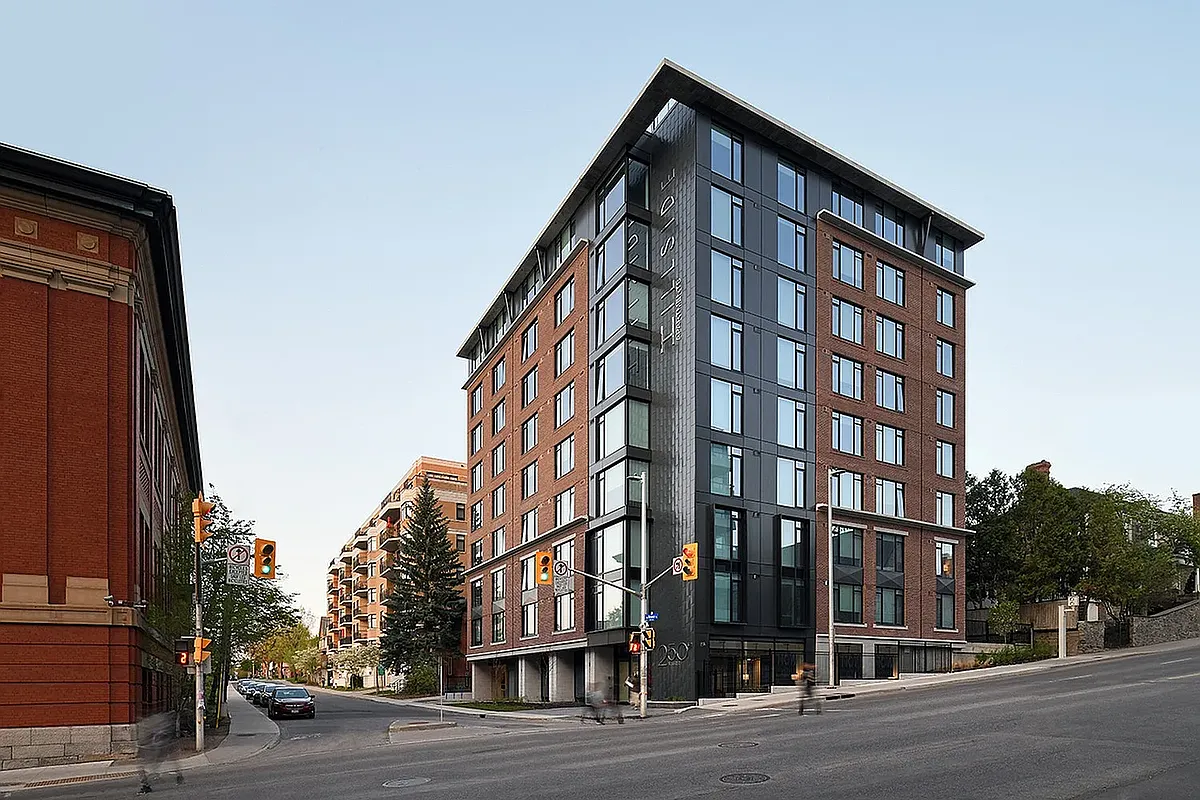 Building Photo - 250 Besserer St