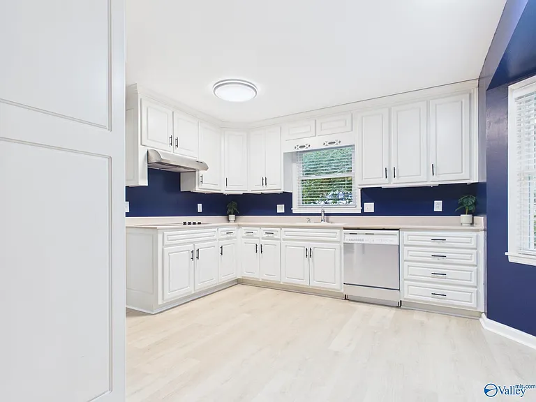 6808 Jones Valley Dr SE — Photo 3
