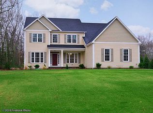 89 Brigade Dr, Saunderstown, RI 02874