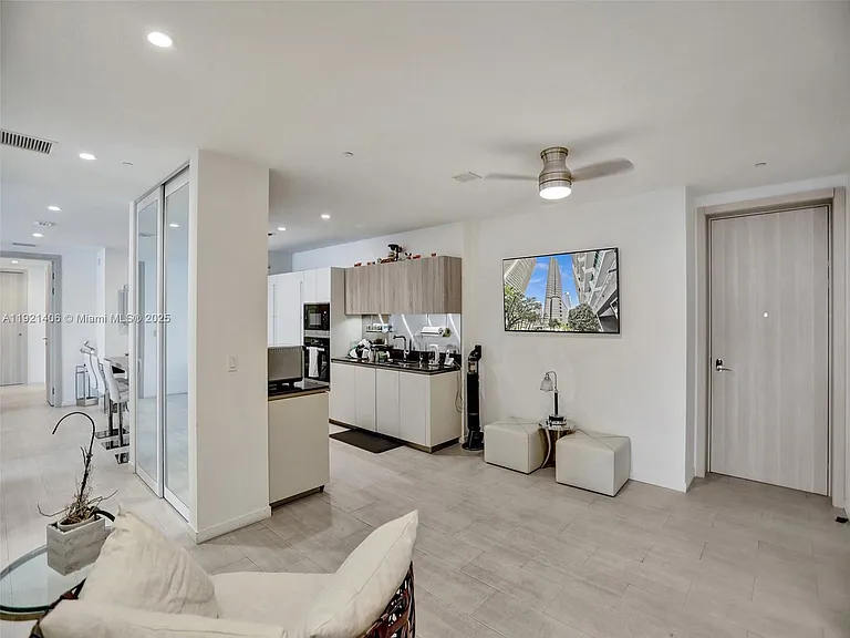 1000 Brickell Plz #Penthouse 5103 — Photo 4