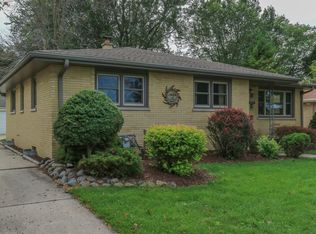 717 Harmony Dr, Racine, WI 53402