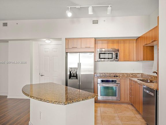 4th image of 510 NW 84th Ave APT 620