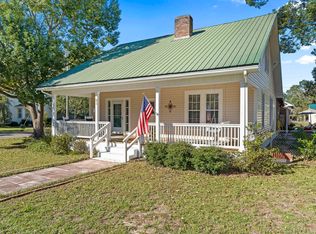 93 E Orange Ave, Defuniak Springs, FL 32435
