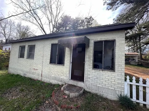 288 S Broad St, Toccoa, GA 30577