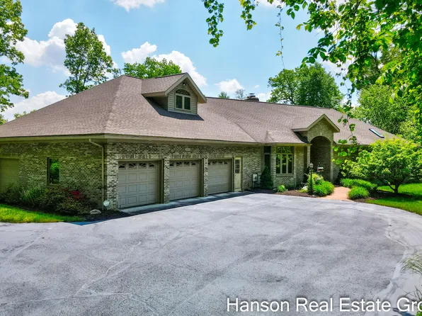 11910 Erin Meadow Dr NE, Lowell, MI 49331