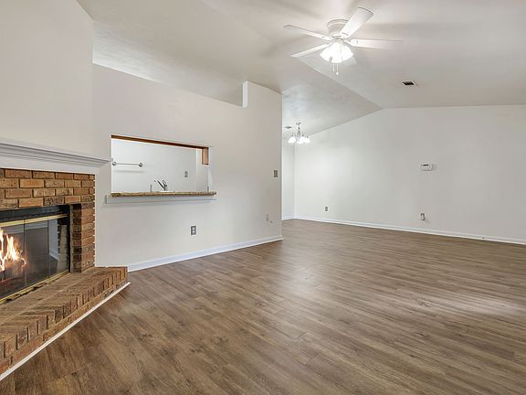 4th image of 2722 Via Milano Ave #A