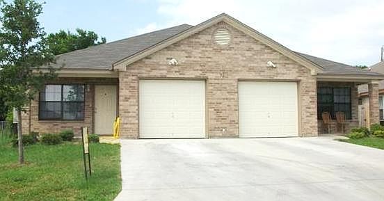 1st image of 931 Rosewood Dr #B