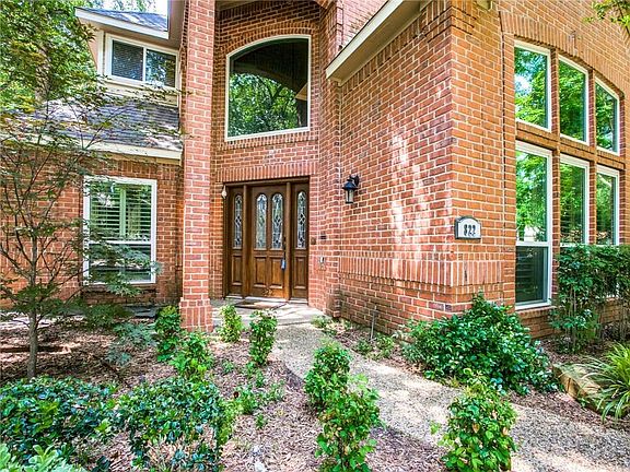 3rd image of 822 Royal Birkdale Dr