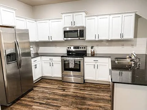 3 bed, 1612 sqft, $2,700 — Photo 2