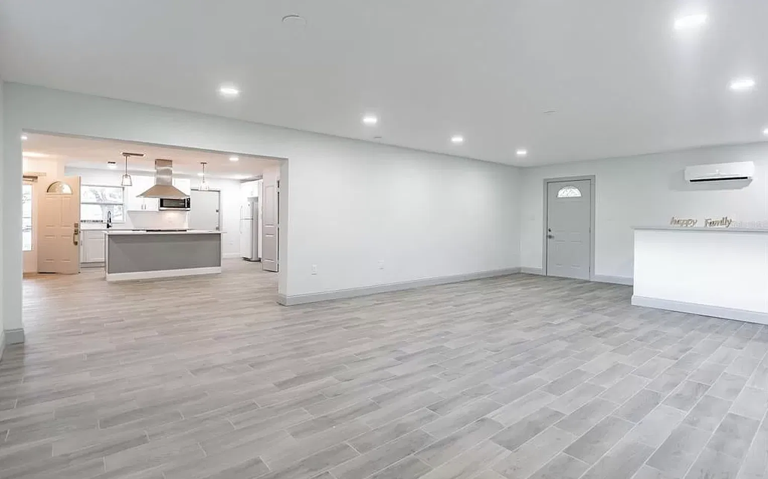 4 bed, 2280 sqft, $4,100 — Photo 3