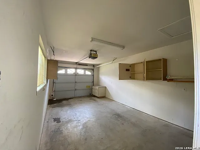 570 Beverly Ln — Photo 10