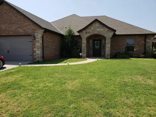 1233 Red Rock Dr, Elgin, OK 73538