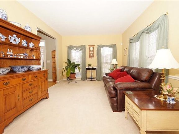 3rd image of 7350 Cedarcrest Dr