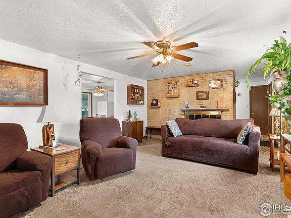5th image of 806 E Kelly Dr