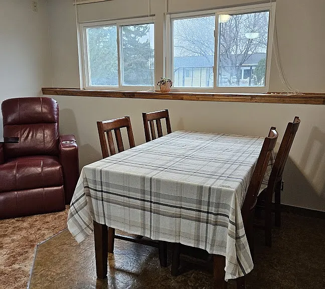 Dining Room with 2 new Recliners
