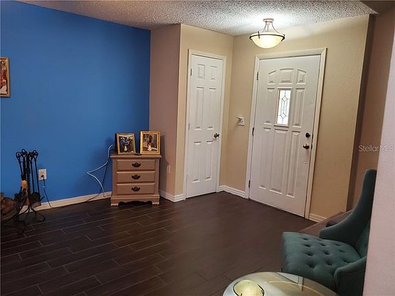 4th image of 1026 Lowry Ave