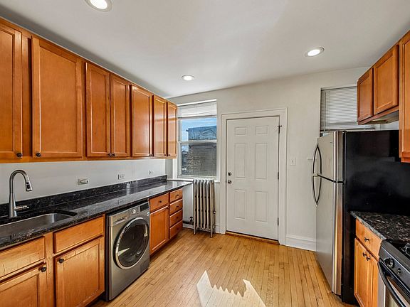 4th image of 3257 W Olive Ave APT 3