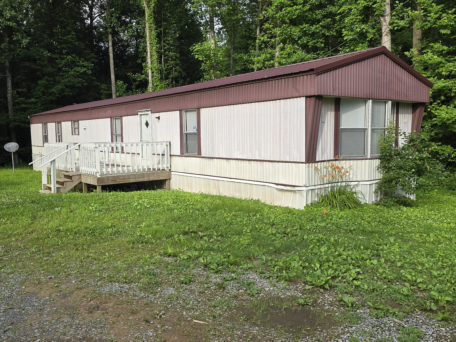 3 bed, 1280 sqft, $1,300 — Photo 1