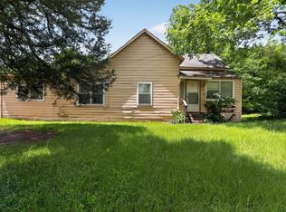 911 W Reagan St, Palestine, TX 75801