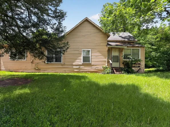 911 W Reagan St, Palestine, TX 75801