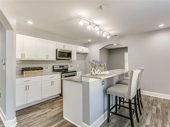 4th image of 4501 Houghton Ave