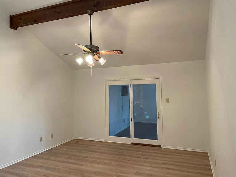 2745 Bandera Hwy #6 — Photo 5