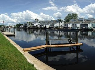5250 Flora Ave, Holiday, FL 34690