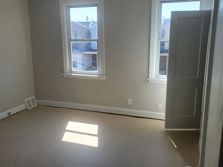 7206 Rutland St — Photo 6