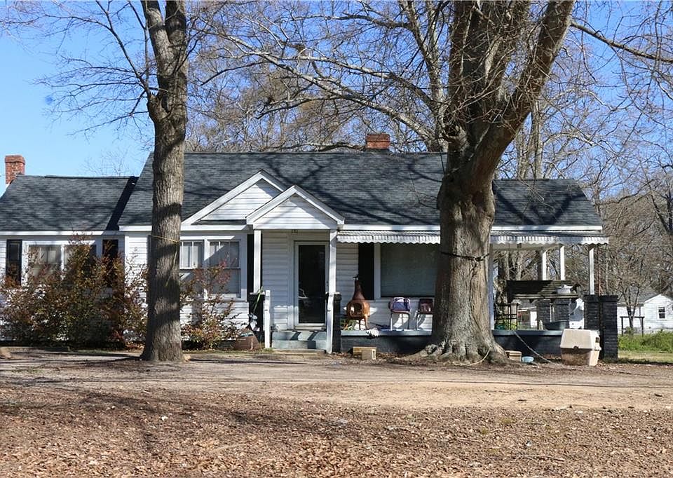2nd image of 1110 Anderson Dr