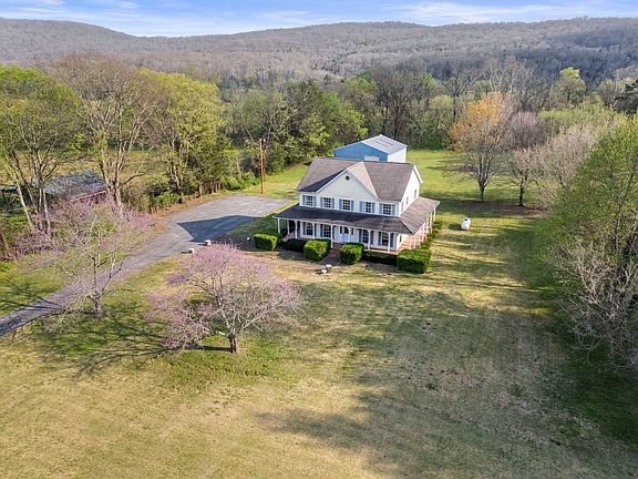 3rd image of 8266 Sewanee Hwy