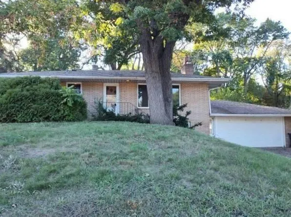 8740 E River Rd NW, Coon Rapids, MN 55433