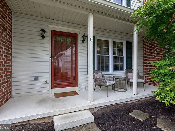 3rd image of 2033 Raleigh Rd