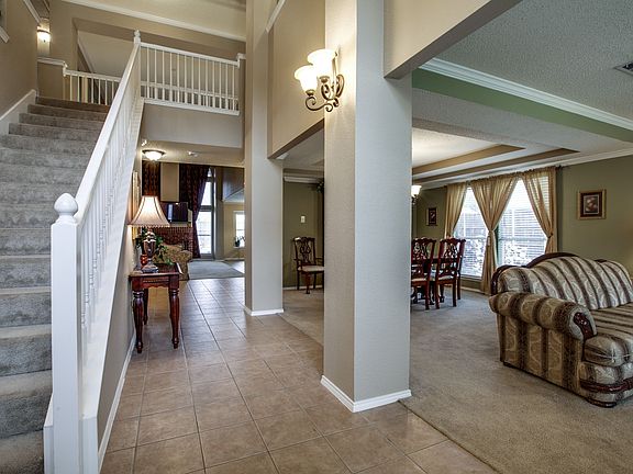 2nd image of 728 Eagle Lake Ct